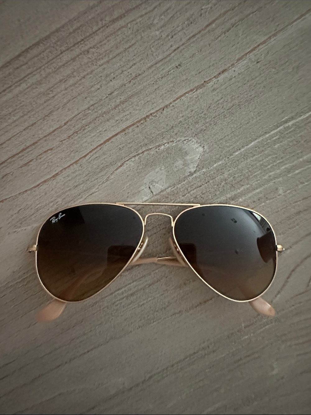 Ray-Ban Men’s Gold Frame Sunglasses with Brown Gradient Lenses